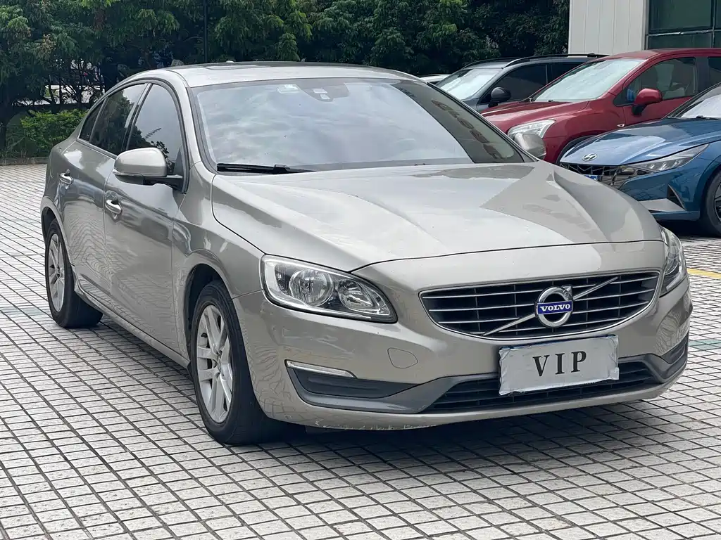 Volvo S60 S60 L 2.0 T Smart Travel