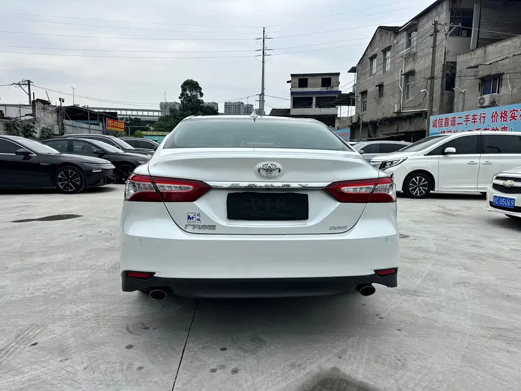 Camry 2.0 G Luxury