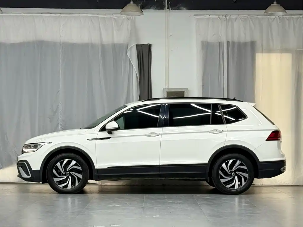 Tiguan L 330 TSI Auto 2 WD Comfort Enjoyment
