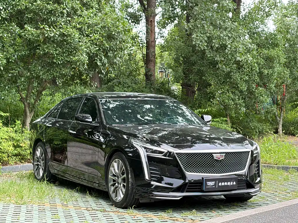 Cadillac CT6 28 T Distinguished