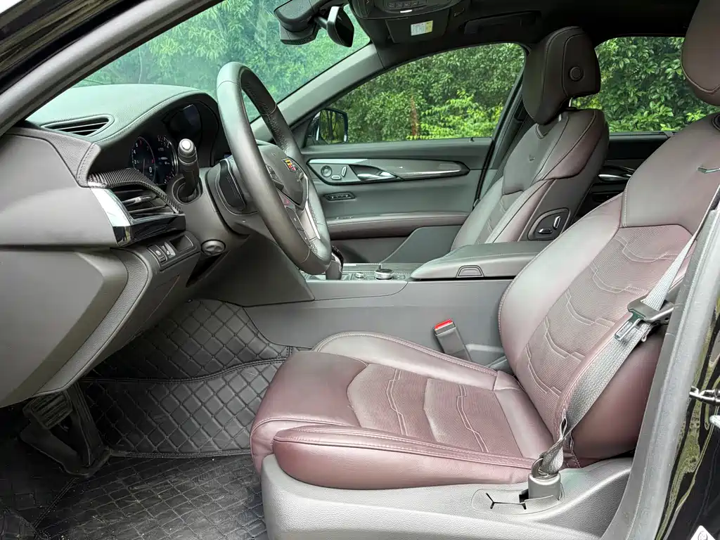 Cadillac CT6 28 T Distinguished