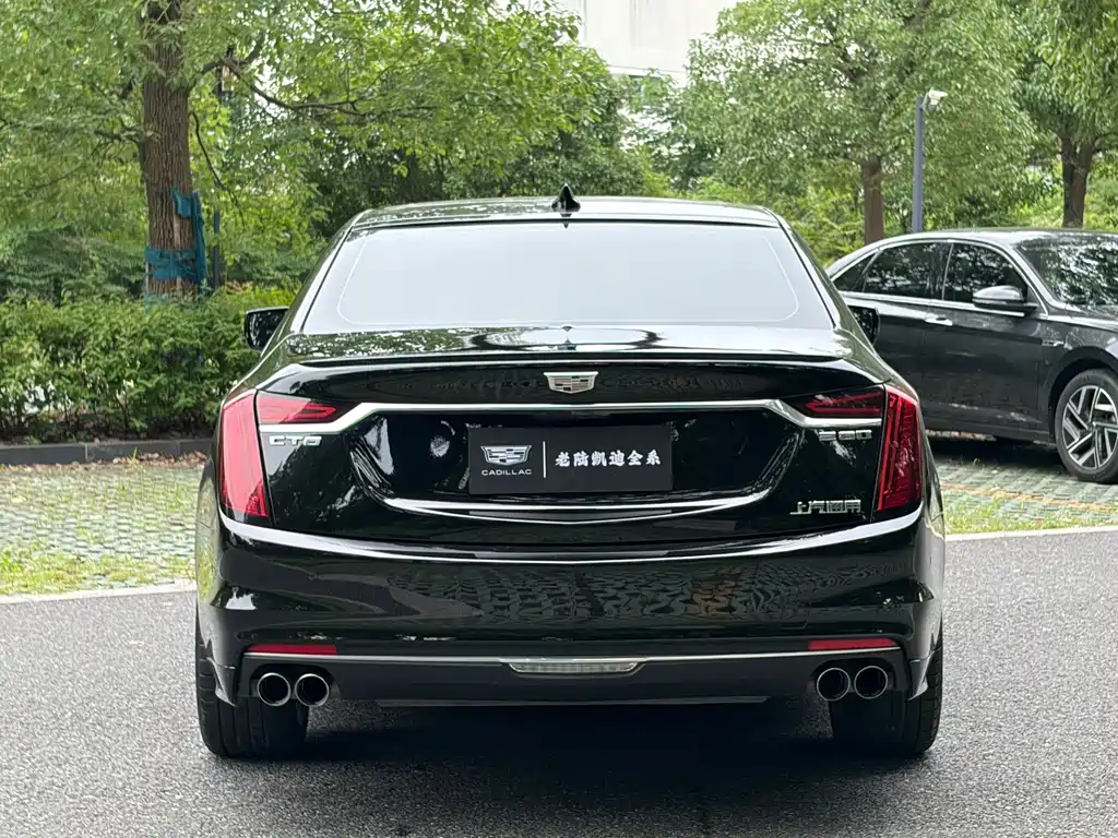 Cadillac CT6 28 T Distinguished