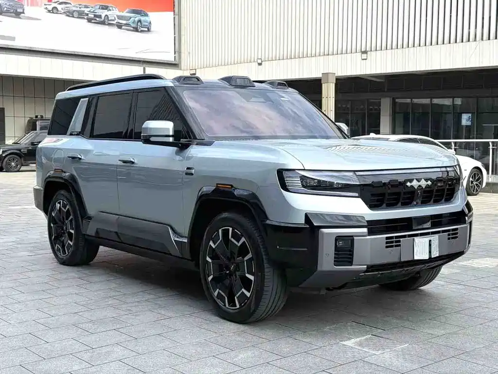 Leopard 8 Brave Flagship 7-seat