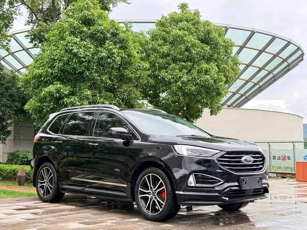 Edge EcoBoost 245 2 WD Grand Sharp 7-seat