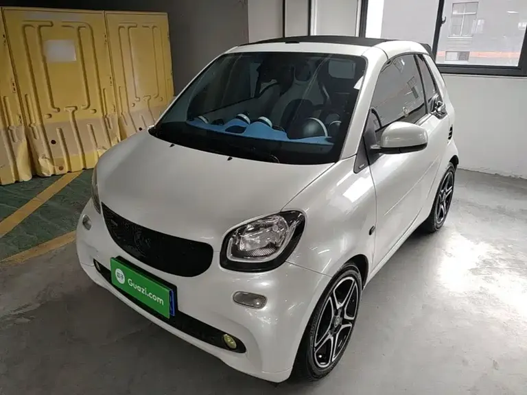 smart fortwo smart fortwo 2016款 0.9 T 66千瓦敞篷极致版