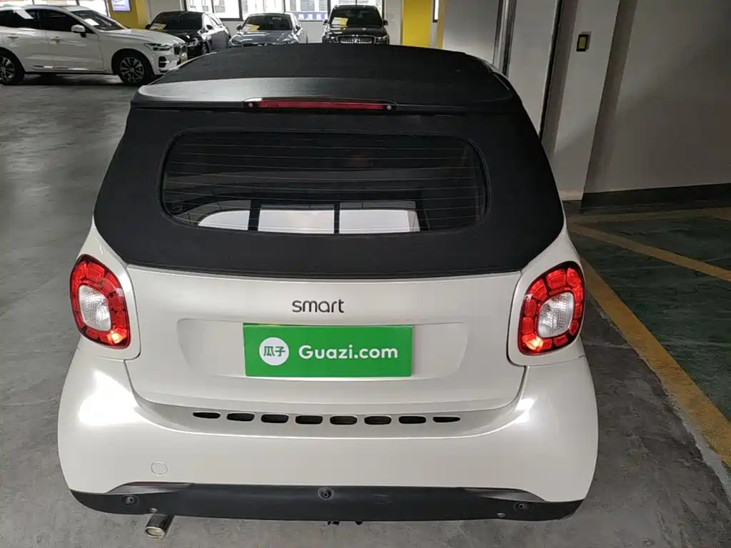 smart fortwo smart fortwo 2016款 0.9 T 66千瓦敞篷极致版