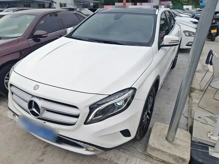Mercedes-Benz GLA GLA 200 Fashion