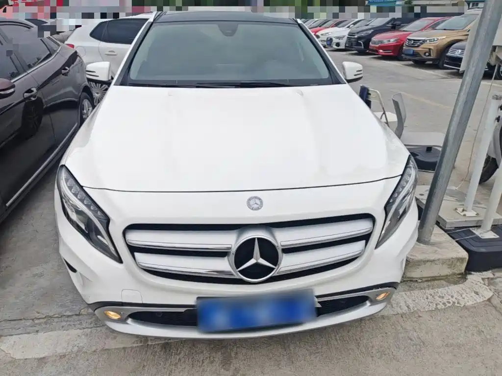 Mercedes-Benz GLA GLA 200 Fashion