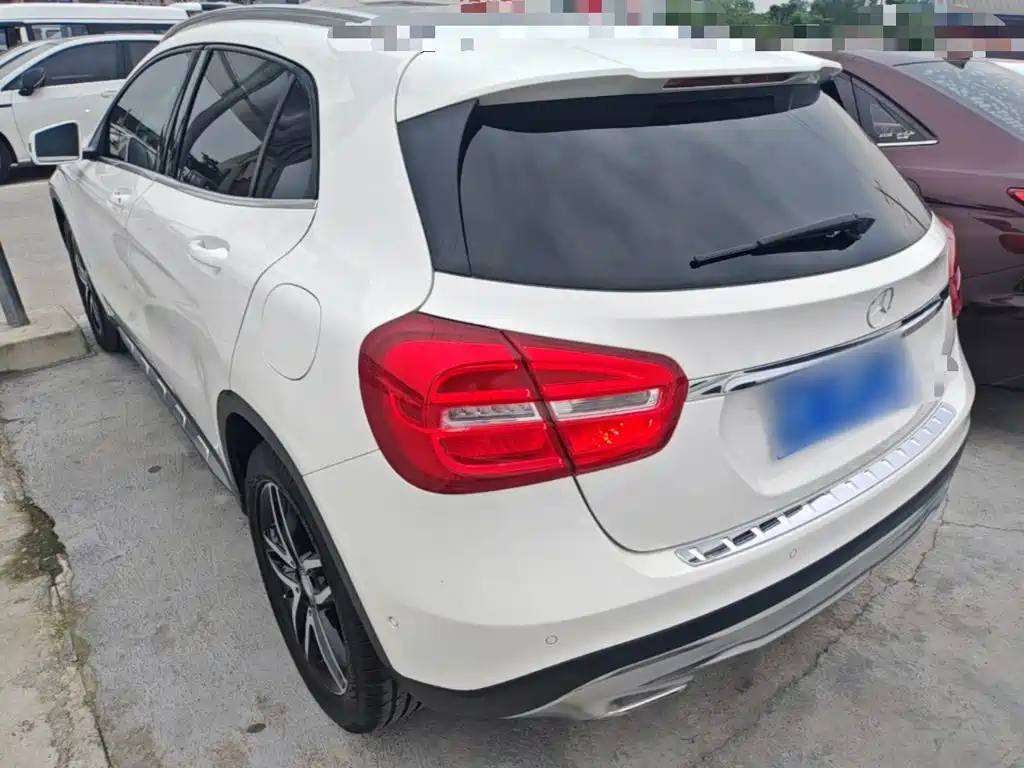 Mercedes-Benz GLA GLA 200 Fashion