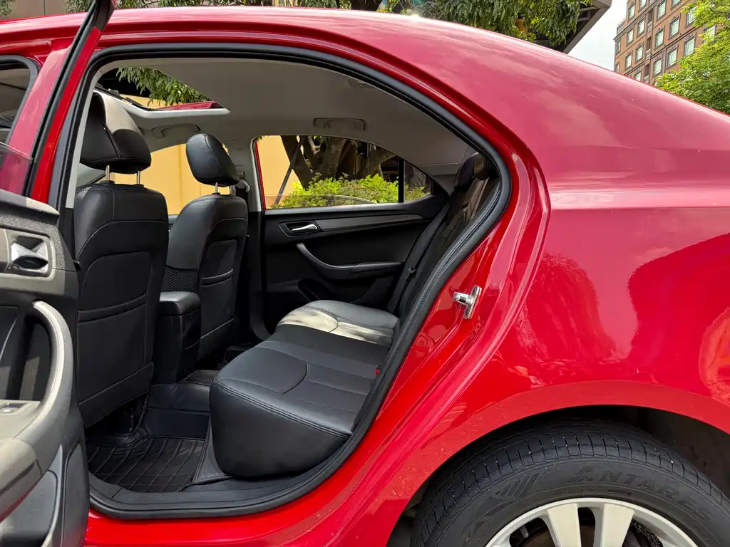 Roewe 360 1.5 L Auto Luxury