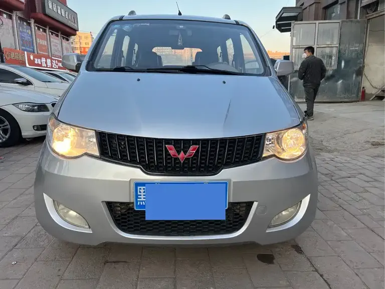 Wuling Hongguang 1.2 L Standard CN-IV