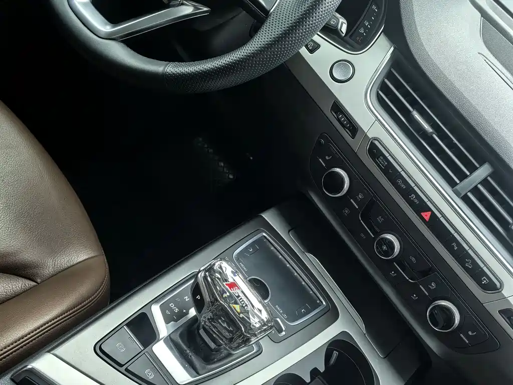 Audi Q7 45 TFSI Tech