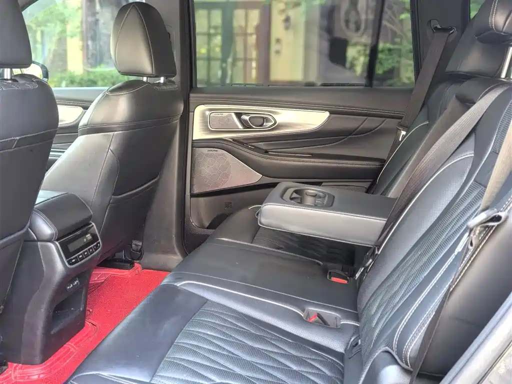 GAC Trumpchi GS8 Navigator Series 2.0 TGDI 4 WD Luxury Connected 7-seat