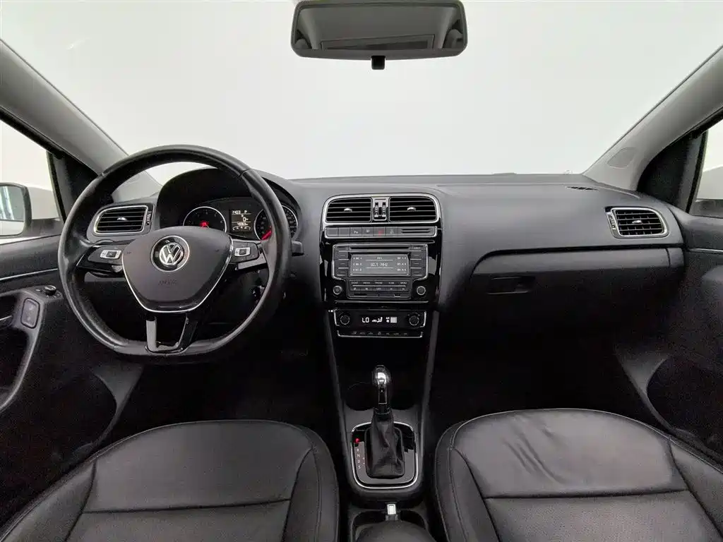 Polo 1.6 L Auto Luxury