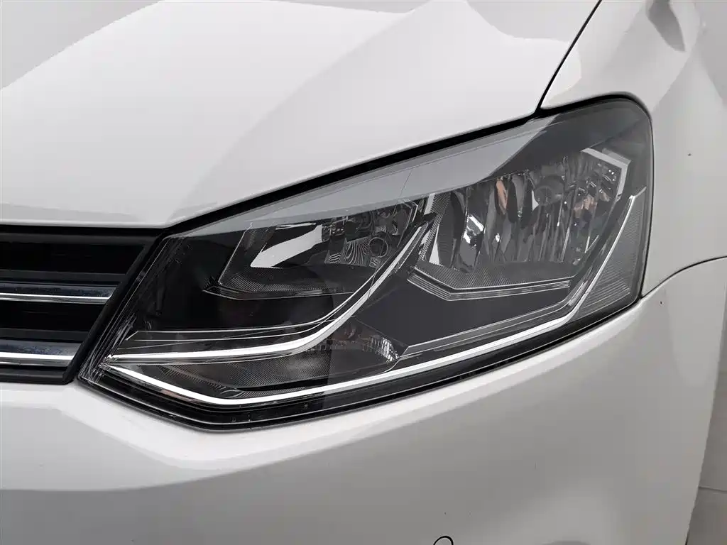 Polo 1.6 L Auto Luxury