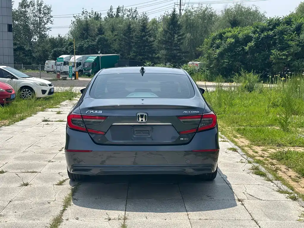 Accord Sharp· Hybrid 2.0 L Sharp Leading