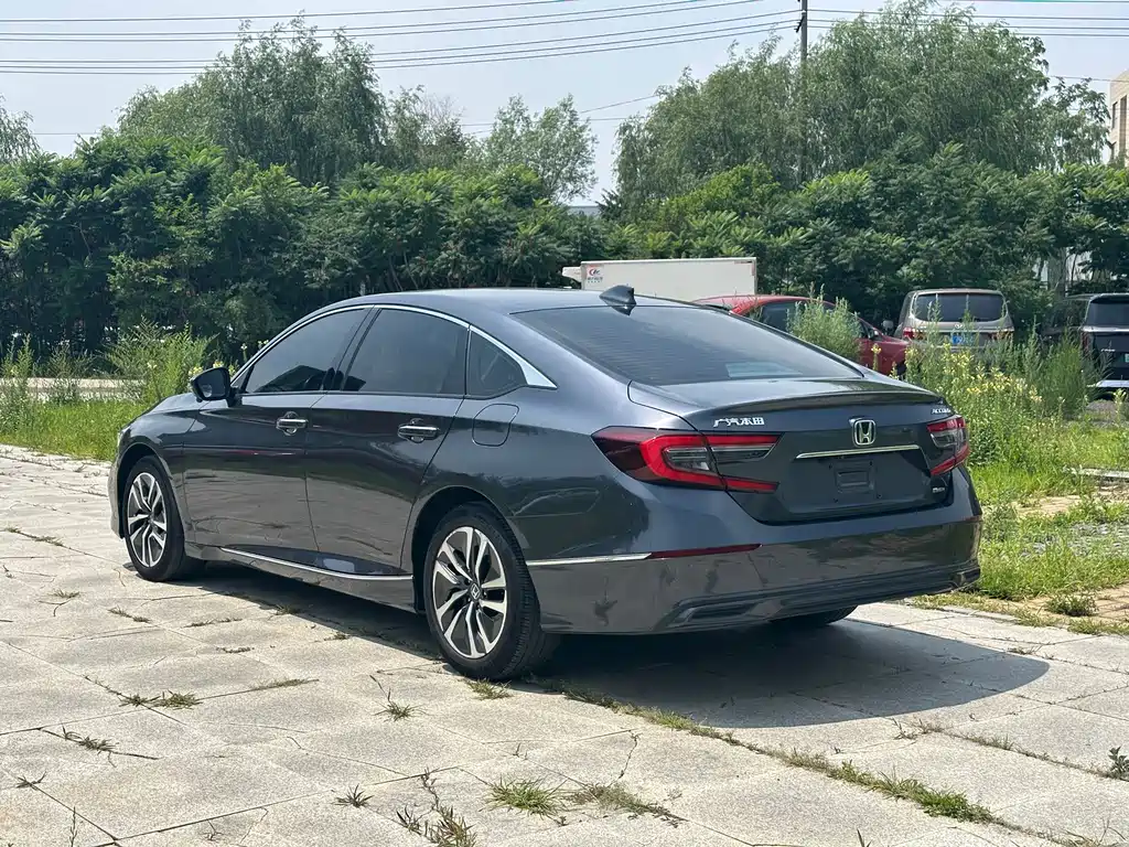Accord Sharp· Hybrid 2.0 L Sharp Leading