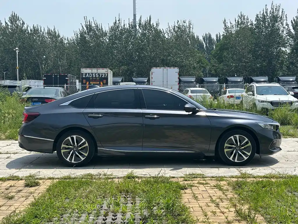 Accord Sharp· Hybrid 2.0 L Sharp Leading