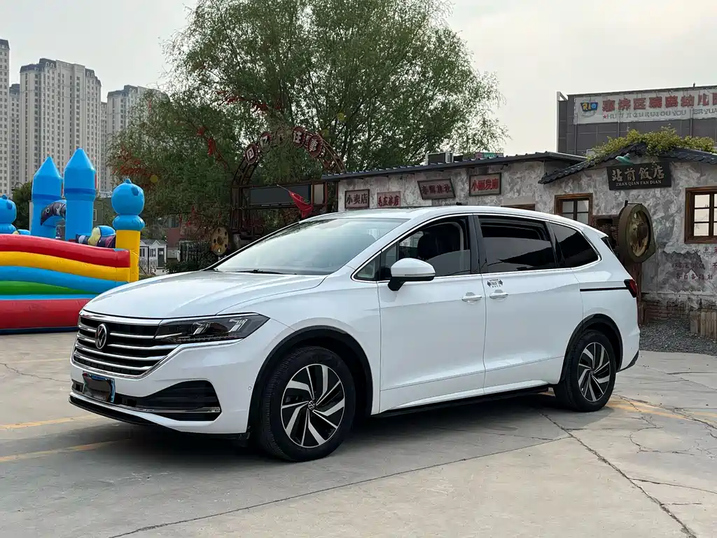 Viloran 330 TSI Luxury