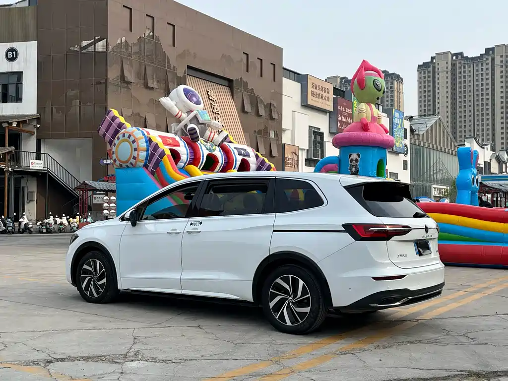 Viloran 330 TSI Luxury