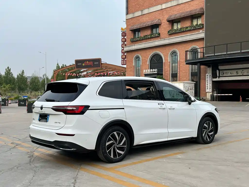 Viloran 330 TSI Luxury