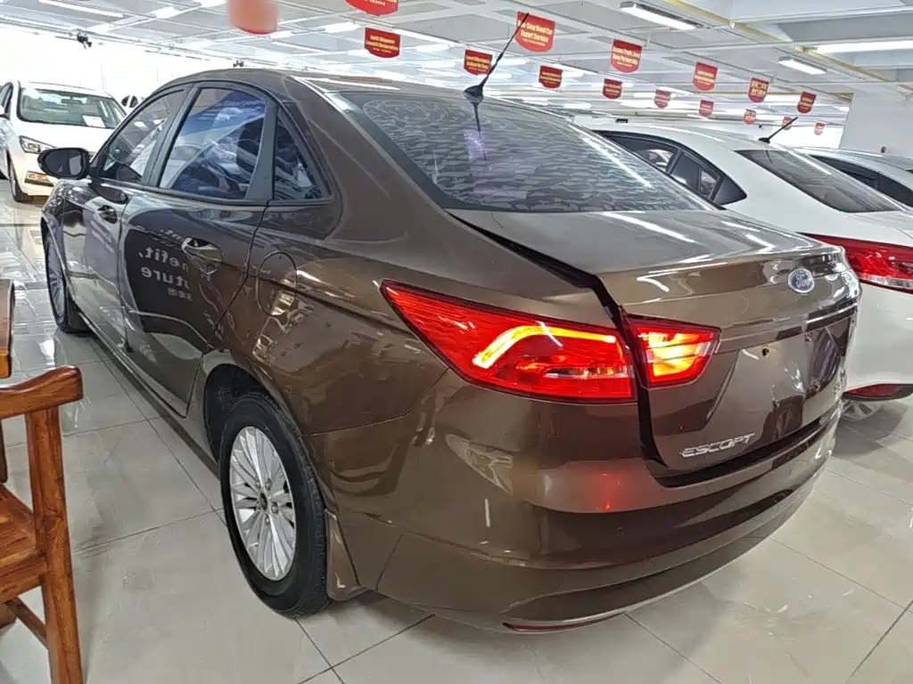 Escort 1.5 L Manual Comfort