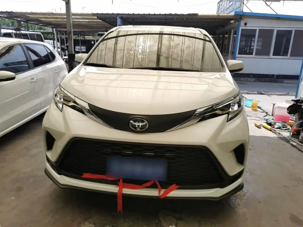 Granvia 2.5 L Hybrid Comfort