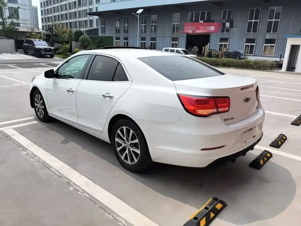 Malibu 2.0 L Auto Luxury