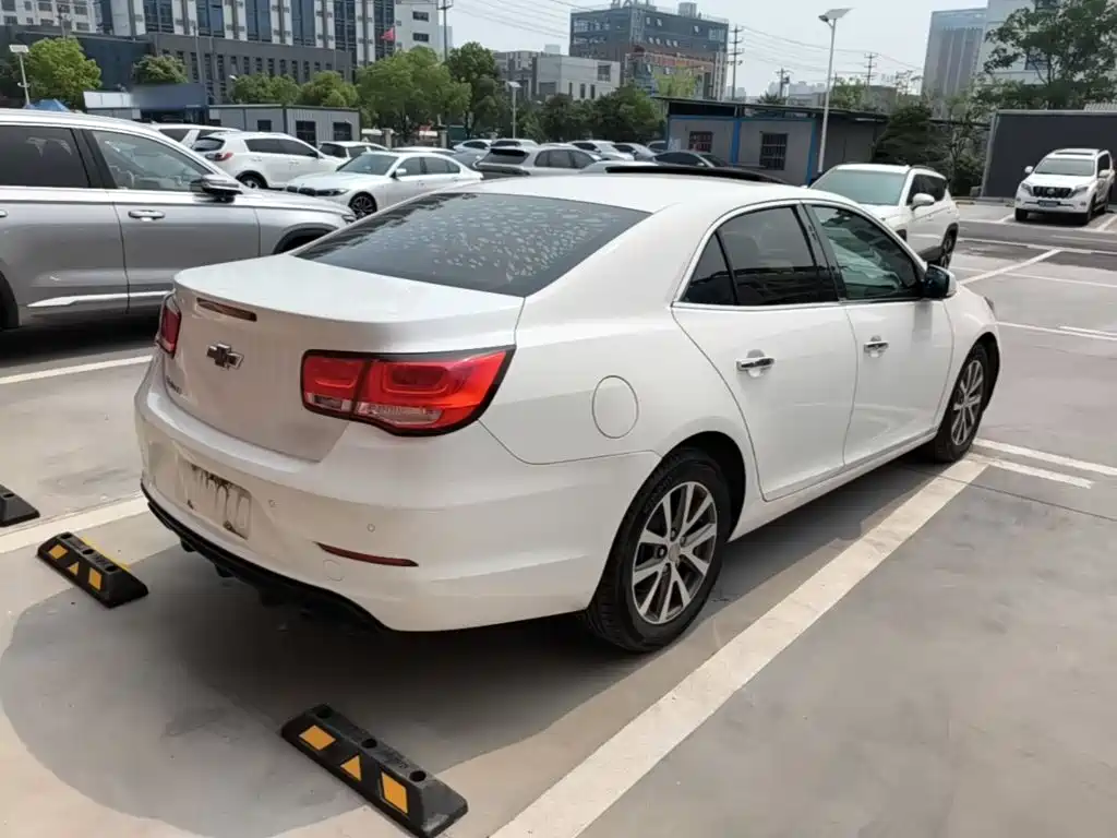 Malibu 2.0 L Auto Luxury