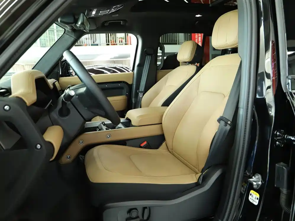Land Rover Defender 110 3.0 T P400 X-Dynamic HSE