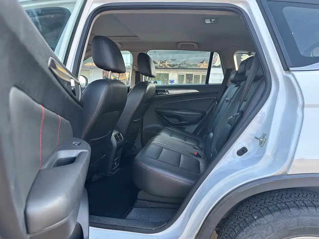 Changan CS75 1.8 T Auto Distinguished CN-V