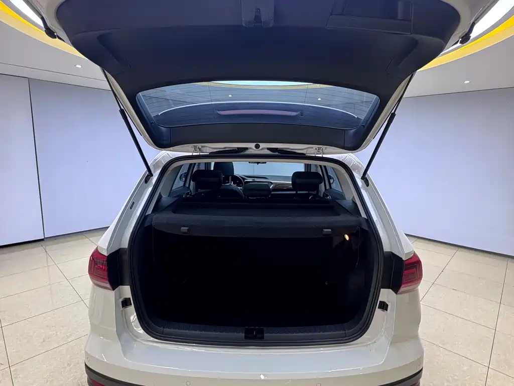 Tharu 280 TSI 2 WD Luxury