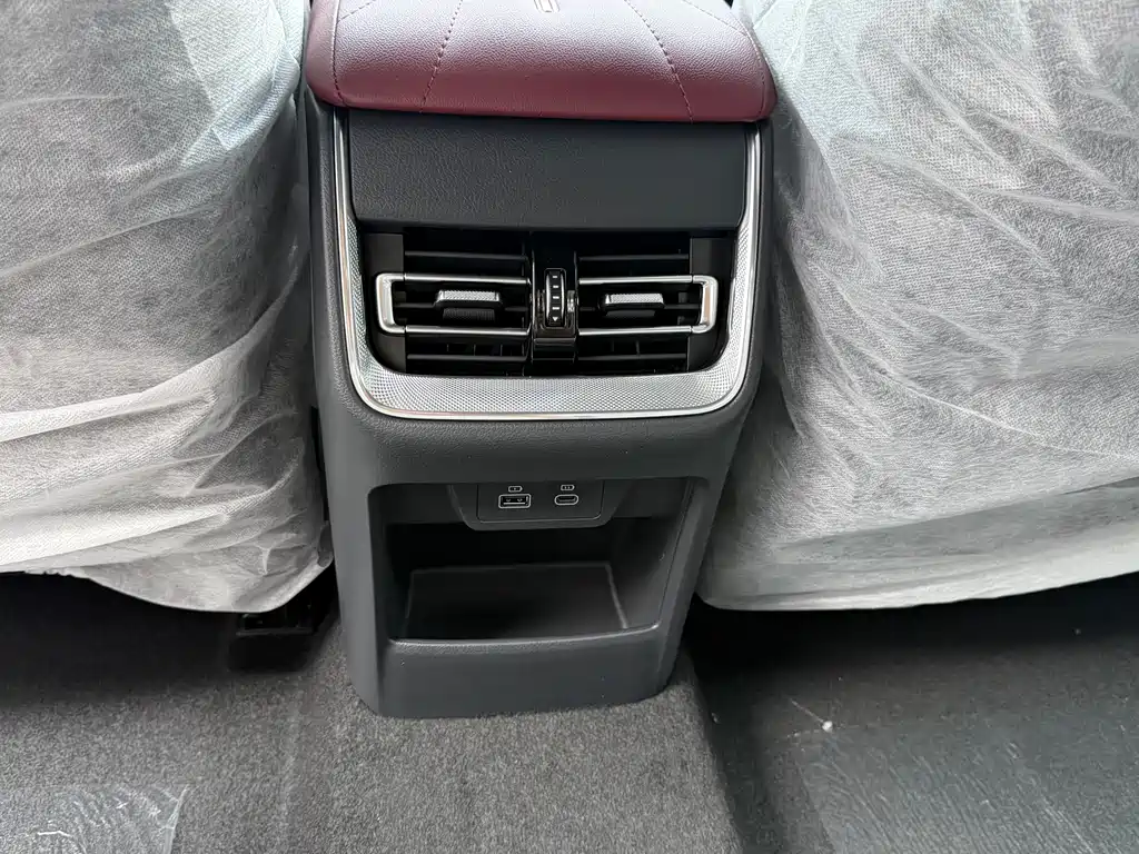 Hongqi H5 1.5 T DCT Shadow 200 10 K Commemorative