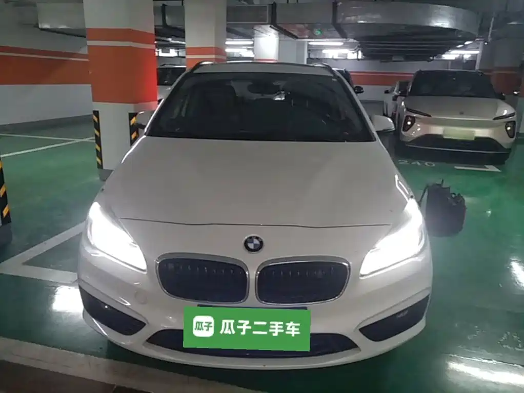 BMW 2 Series Tourer (Import) 218 i Sport Design Package