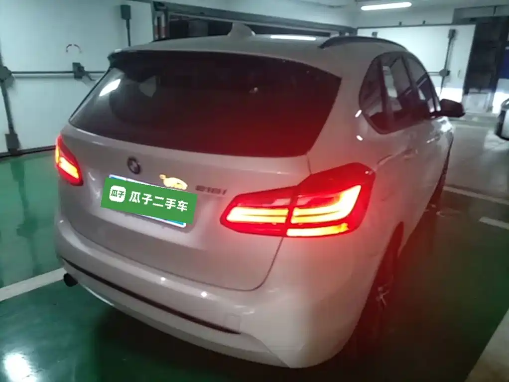 BMW 2 Series Tourer (Import) 218 i Sport Design Package