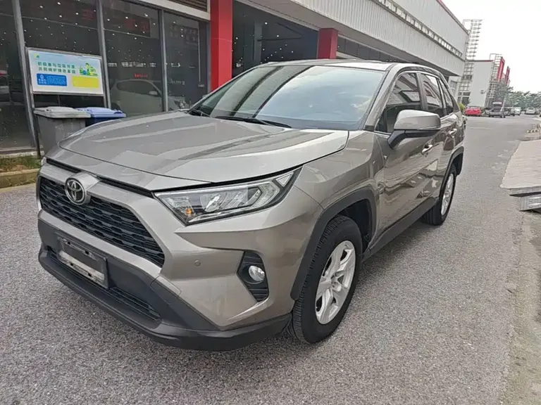 Toyota RAV4 2.0 L CVT 2 WD Urban