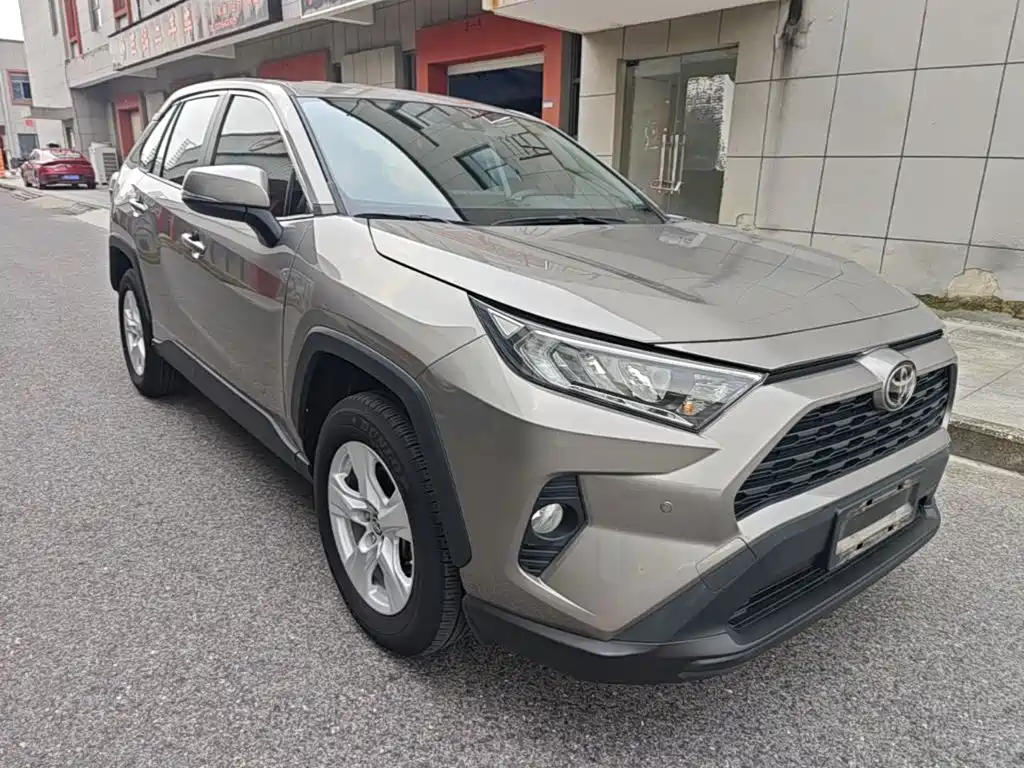 RAV4 2.0 L CVT 2 WD Urban