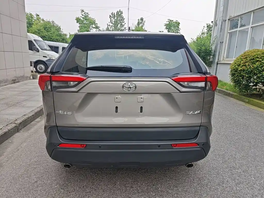 RAV4 2.0 L CVT 2 WD Urban