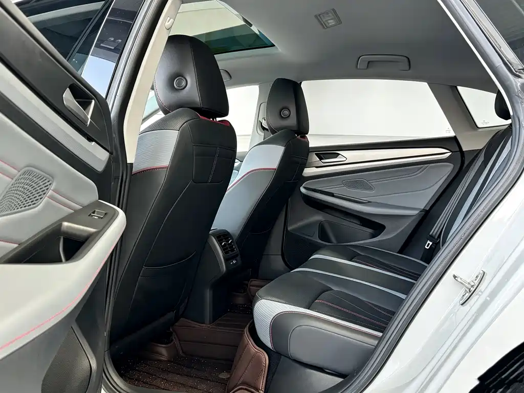 Lamando Lamando L 280 TSI DSG Spicy Cool