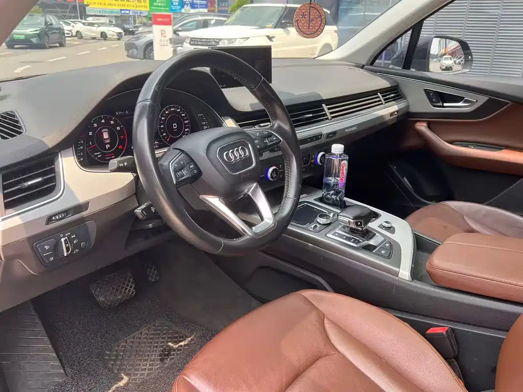 Audi Q7 45 TFSI Tech