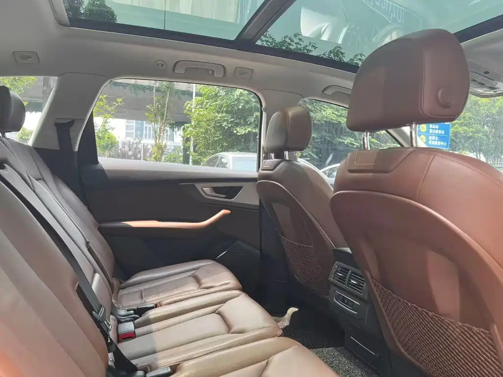 Audi Q7 45 TFSI Tech