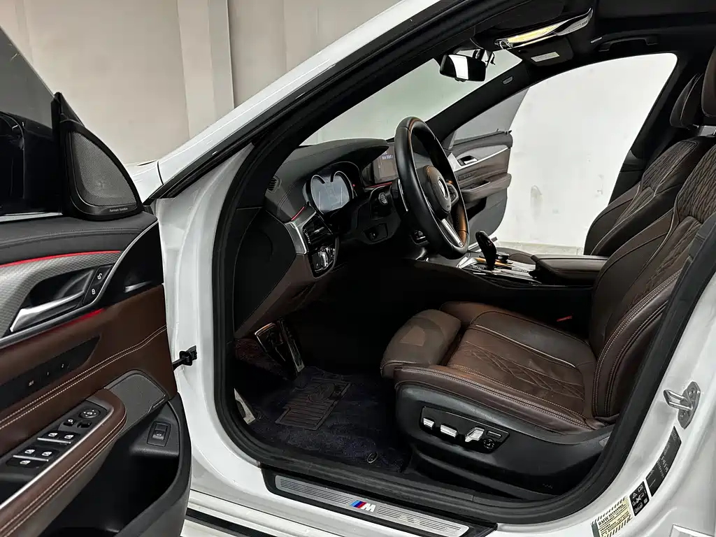 BMW 6 Series GT 640 i xDrive M Sport Package