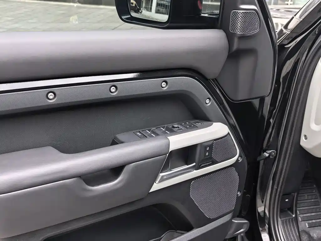 Land Rover Defender 110 3.0 T P400 X-DYNAMIC HSE