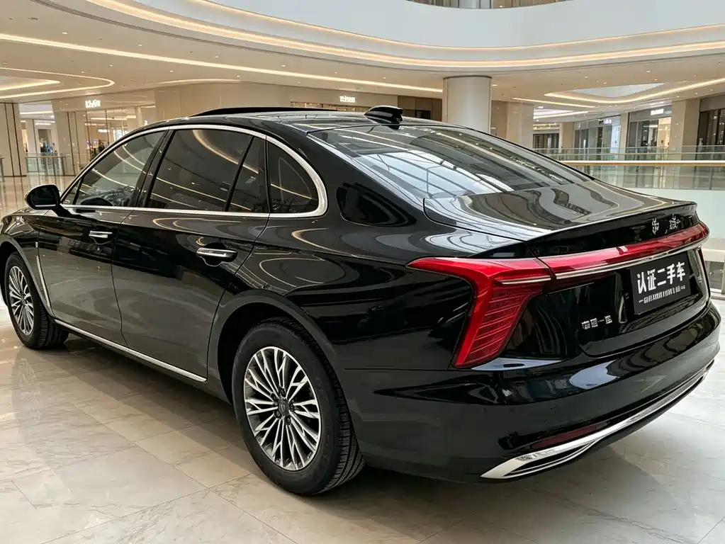 Hongqi H5 2.0 T Auto Connected Flagship Enjoyment
