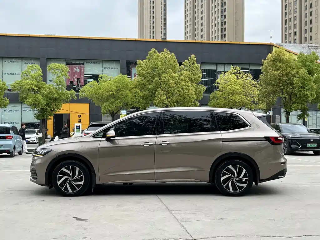 Viloran 330 TSI Luxury