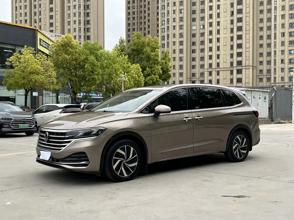 Viloran 330 TSI Luxury