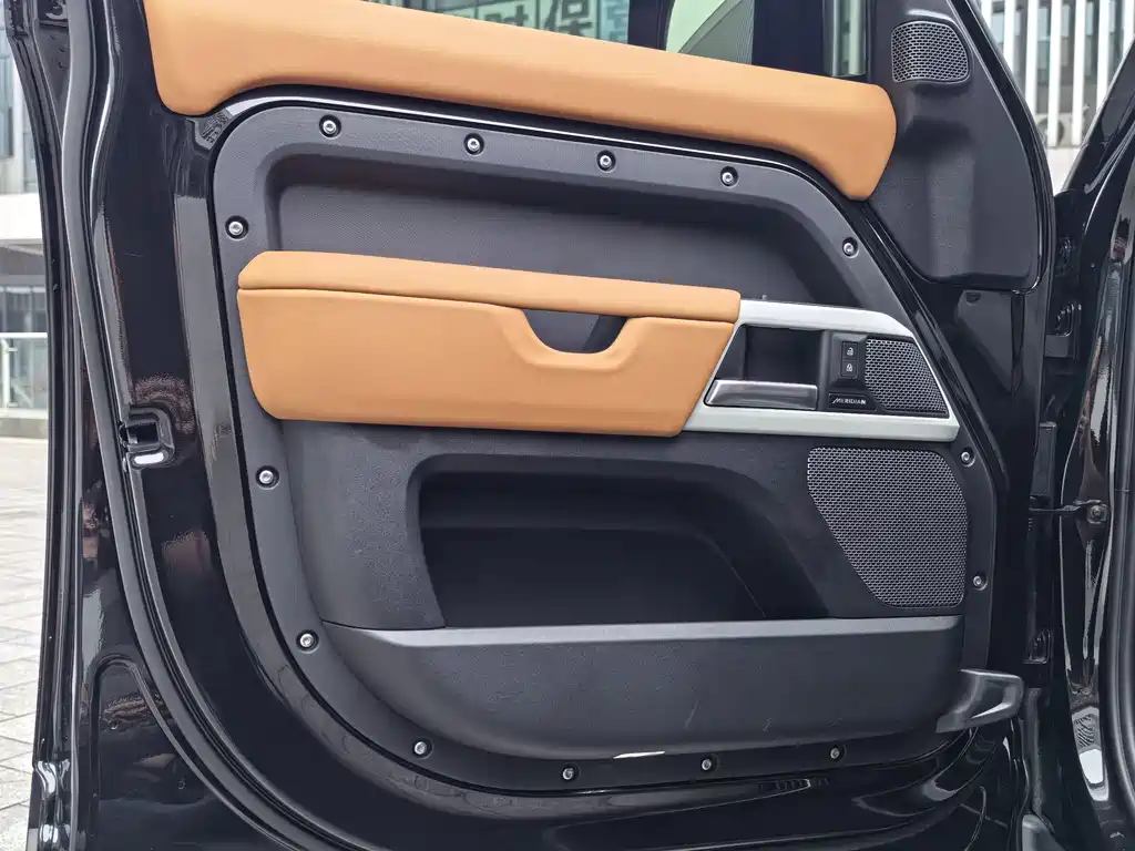 Land Rover Defender 110 3.0 T P400 X-DYNAMIC HSE