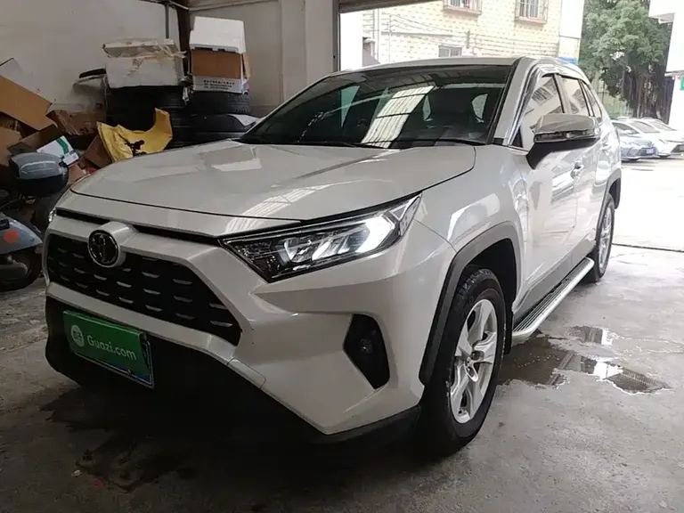 Toyota RAV4 2.0 L CVT 2 WD Urban