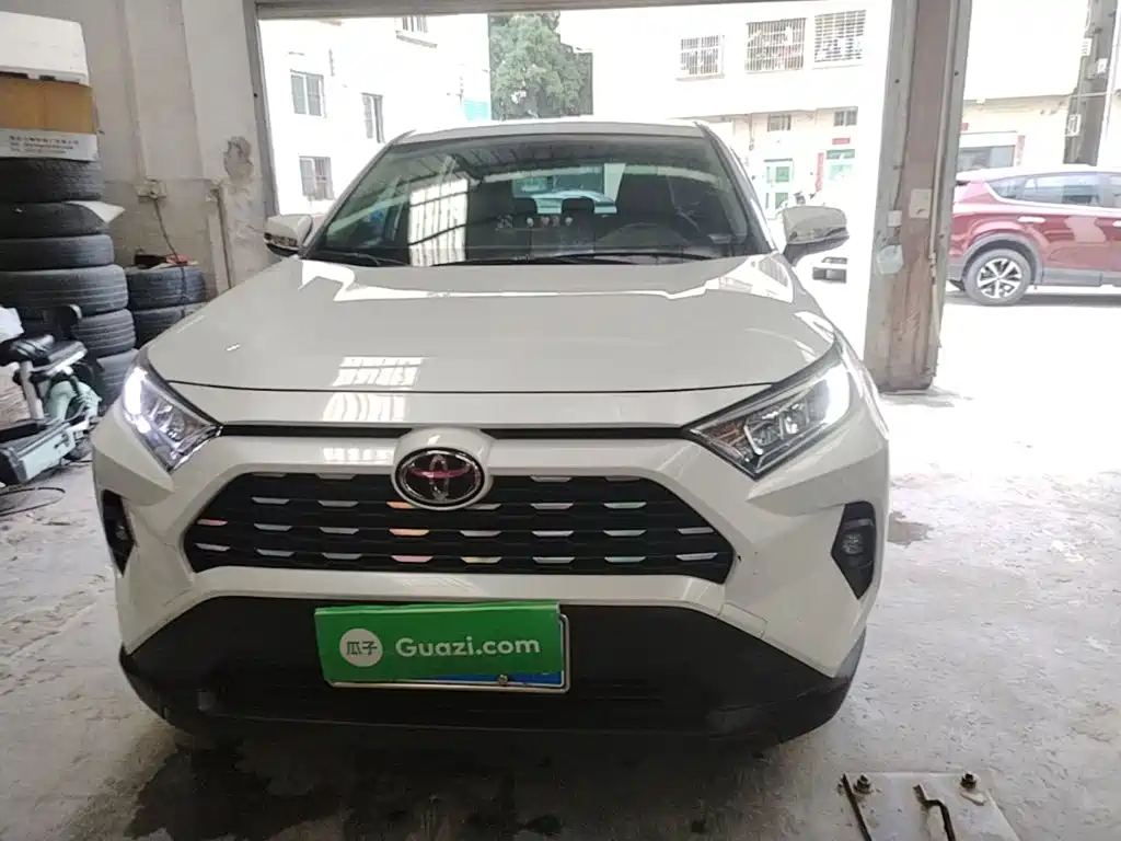 RAV4 2.0 L CVT 2 WD Urban