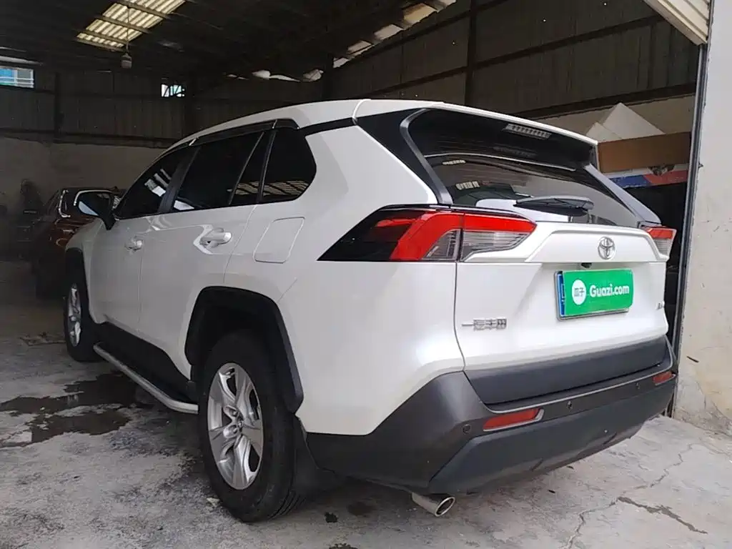 RAV4 2.0 L CVT 2 WD Urban